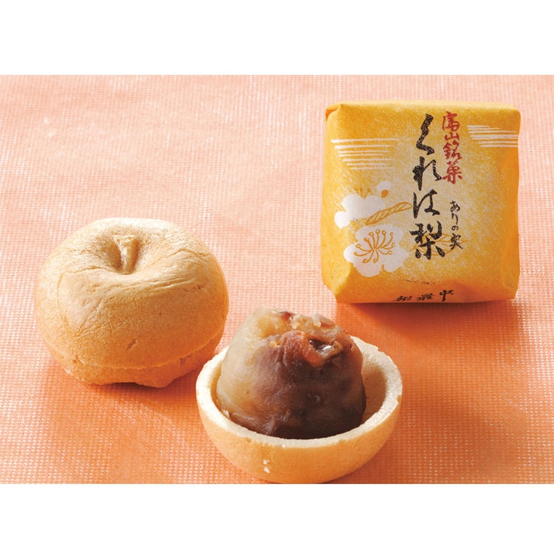 富山産の梨を贅沢に使用した上品な和菓子「くれは梨もなか」