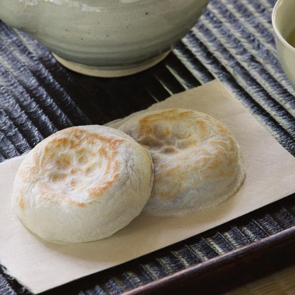 太宰府天満宮参道の名物!焼きたて香る伝統の味「梅ヶ枝餅」