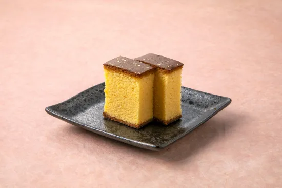 金箔が輝く至高の一品「特撰日光カステラハニー」