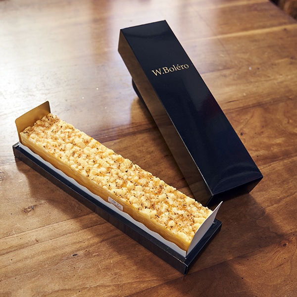 4層の味わいが織りなす大人のチーズケーキ「アイアシェッケ・ロング」