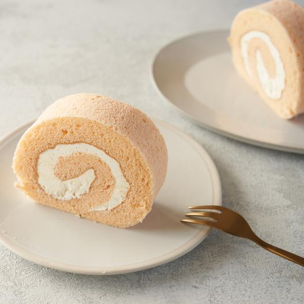 ふんわり生地に果実の甘酸っぱさを閉じ込めた「フルーツロール」