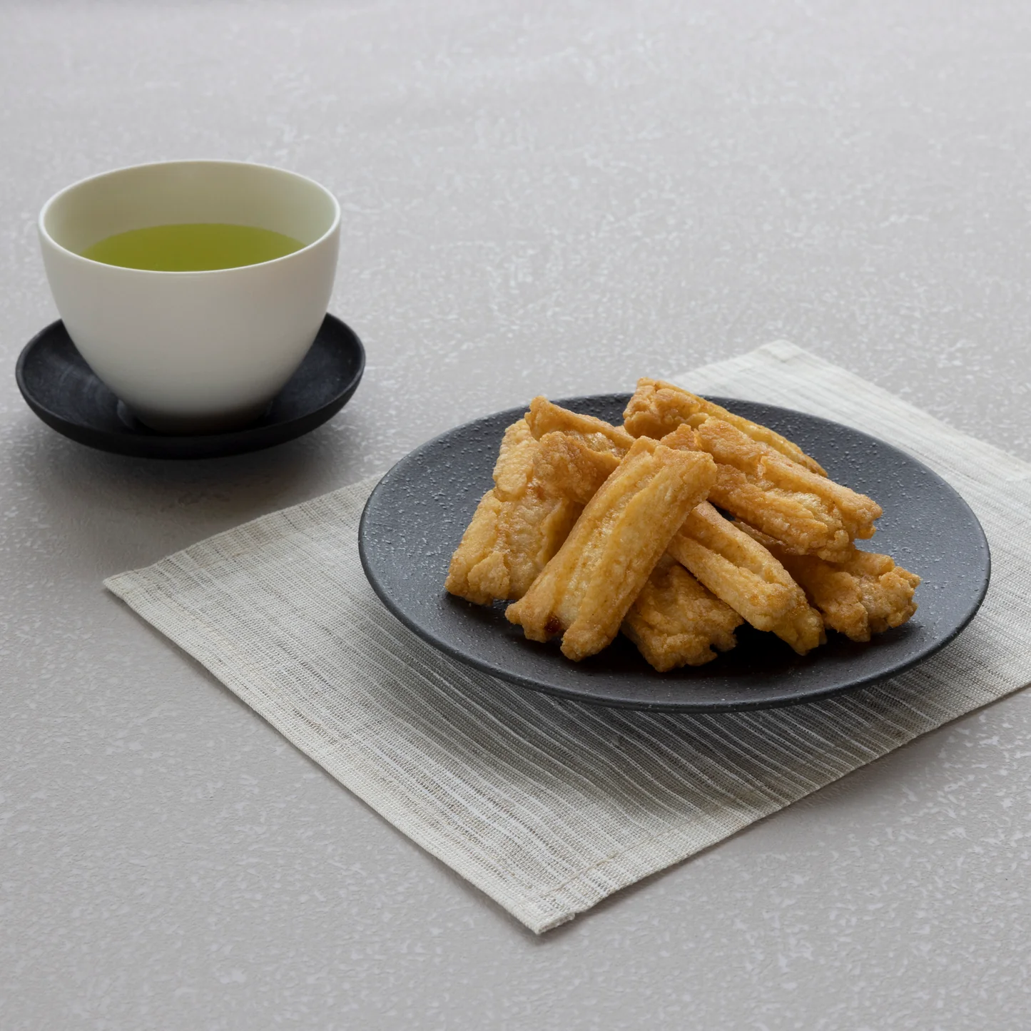 海老の風味が香る「味覚堂 えびっ子」