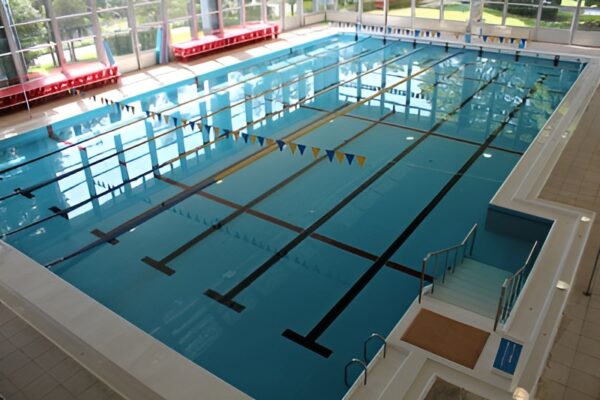 今泉運動場温水プール