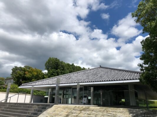 入江泰吉記念奈良市写真美術館