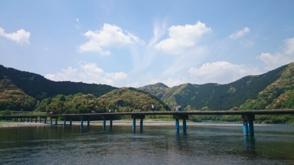 佐田沈下橋
