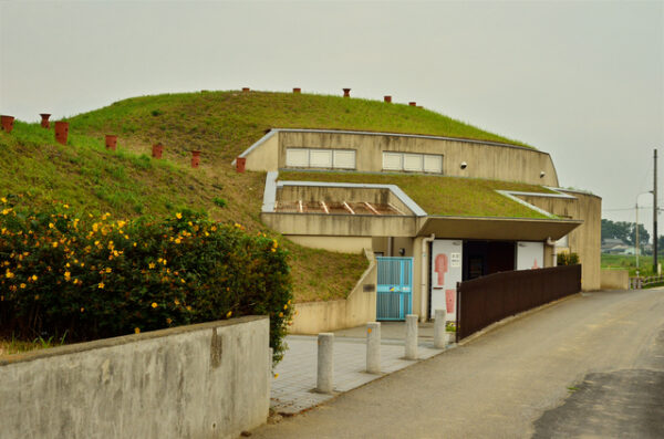 将軍山古墳展示館