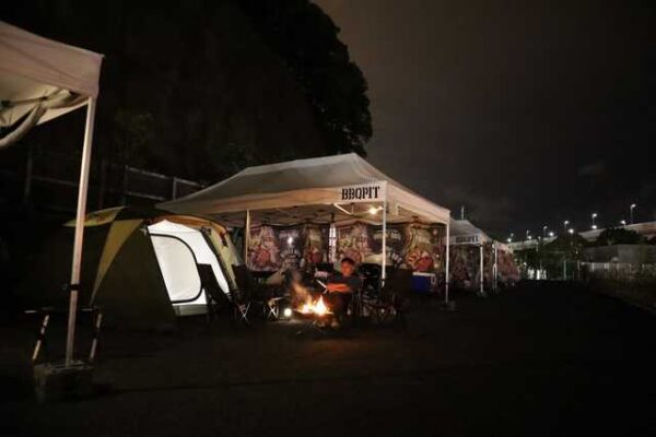本牧市民プール BBQPIT横浜＆CAMP