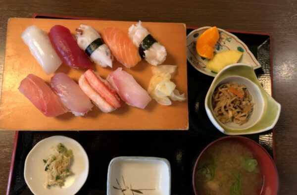 ファミリー食堂 さかなやさん