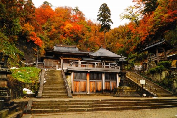 宝珠山立石寺