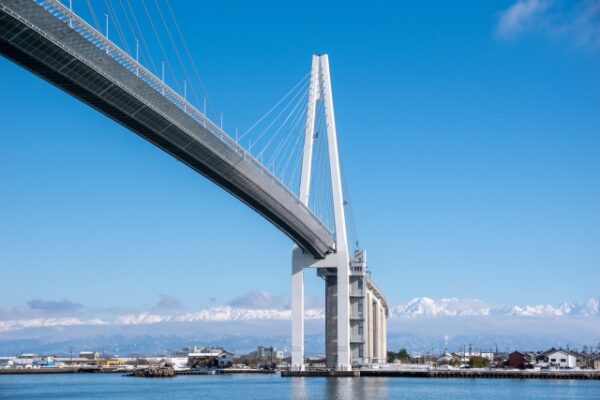 新湊大橋