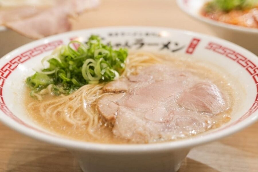 人気 豚骨 ラーメン 激うま 九州 博多豚骨ラーメン オススメ2種セット 九州博多 有名店 2店舗 激うま 本格 豚骨ラーメン2種セット 博多