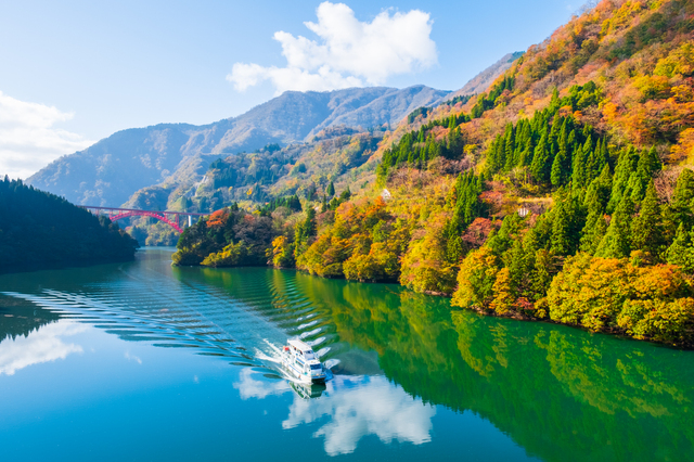 庄川峡遊覧船