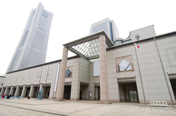 横浜美術館