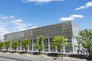 大分県立美術館