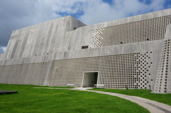 沖縄県立博物館・美術館