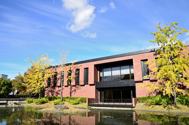 久留米市美術館