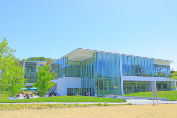 長野県立美術館