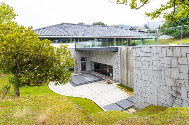 入江泰吉記念奈良市写真美術館