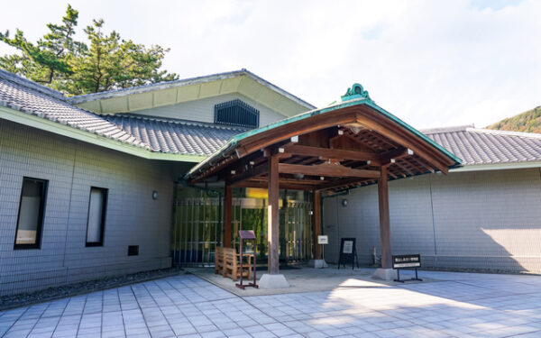 葉山しおさい博物館