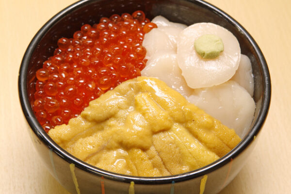 函館朝市 海鮮丼