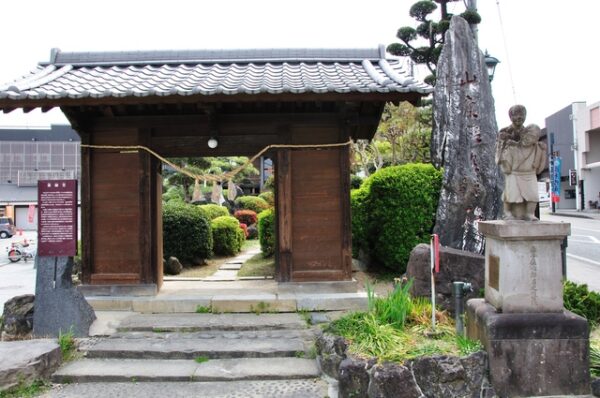 薬師堂 山鹿市