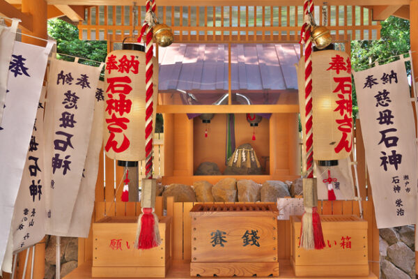 神明神社の石神さん