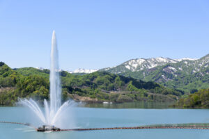 月山湖　大噴水