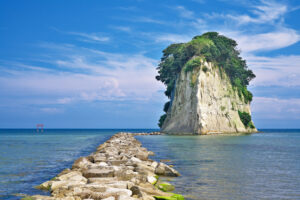 見附島