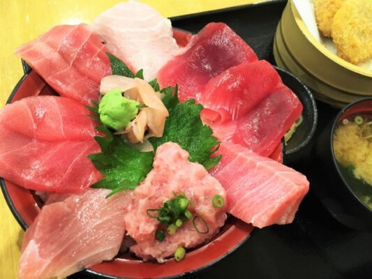 マグロ丼