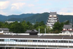 福山駅と福山城